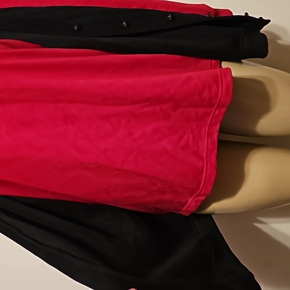 Size medium blouse from Blast - Picture 4 of 7